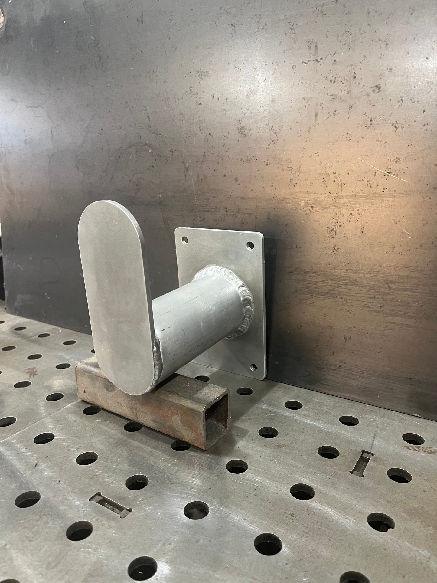 High rise hose bundle hanger